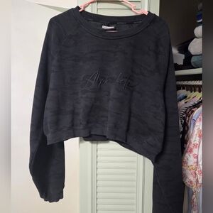 Alphalete Women's Black Cropped Sweatshirt